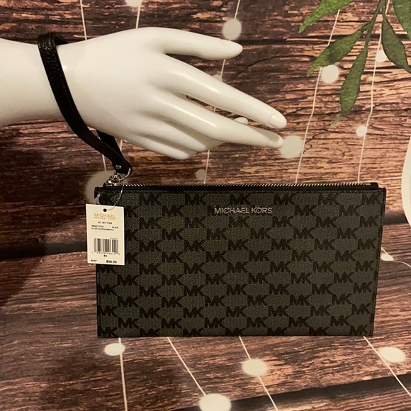 🖤MICHAEL KORS BLACK SIGNATURE ZIP CLUTCH WRISTLET - Picture 2 of 8